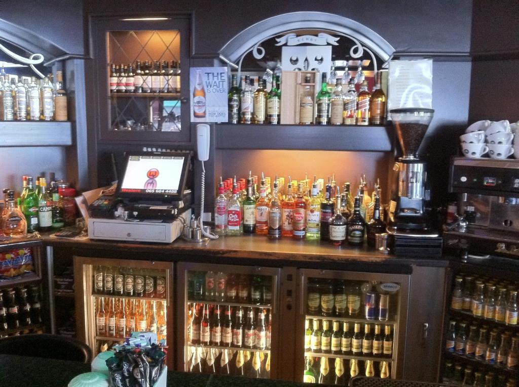 Galway Arms Inn Extérieur photo