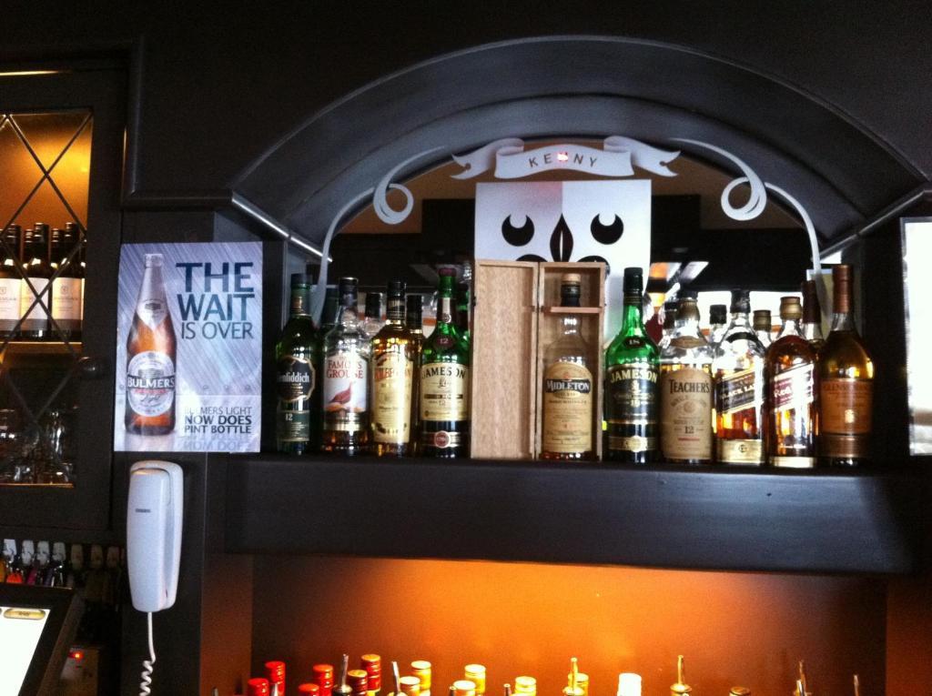 Galway Arms Inn Extérieur photo