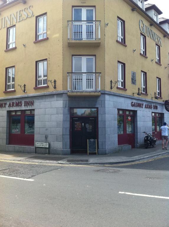 Galway Arms Inn Extérieur photo