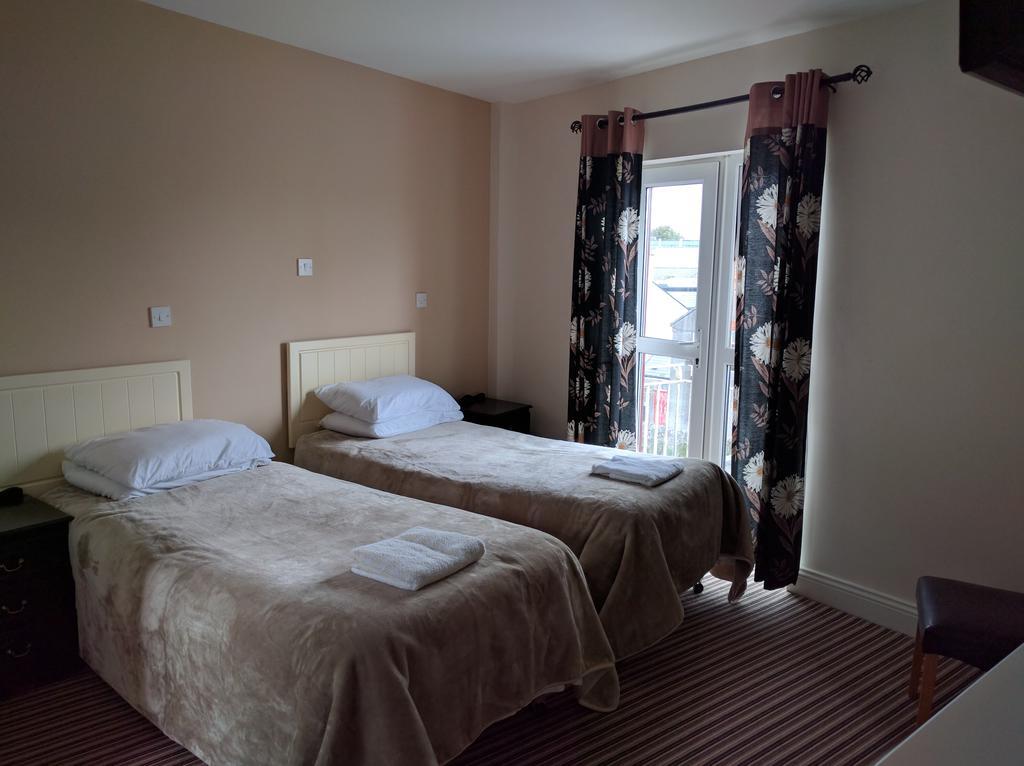 Galway Arms Inn Extérieur photo