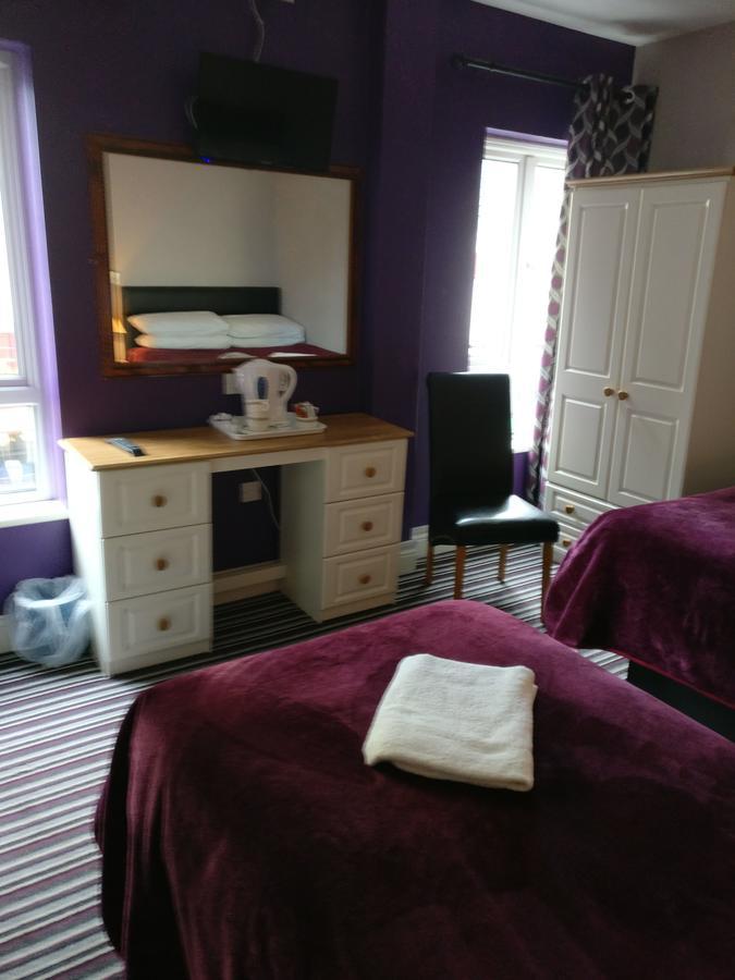 Galway Arms Inn Extérieur photo